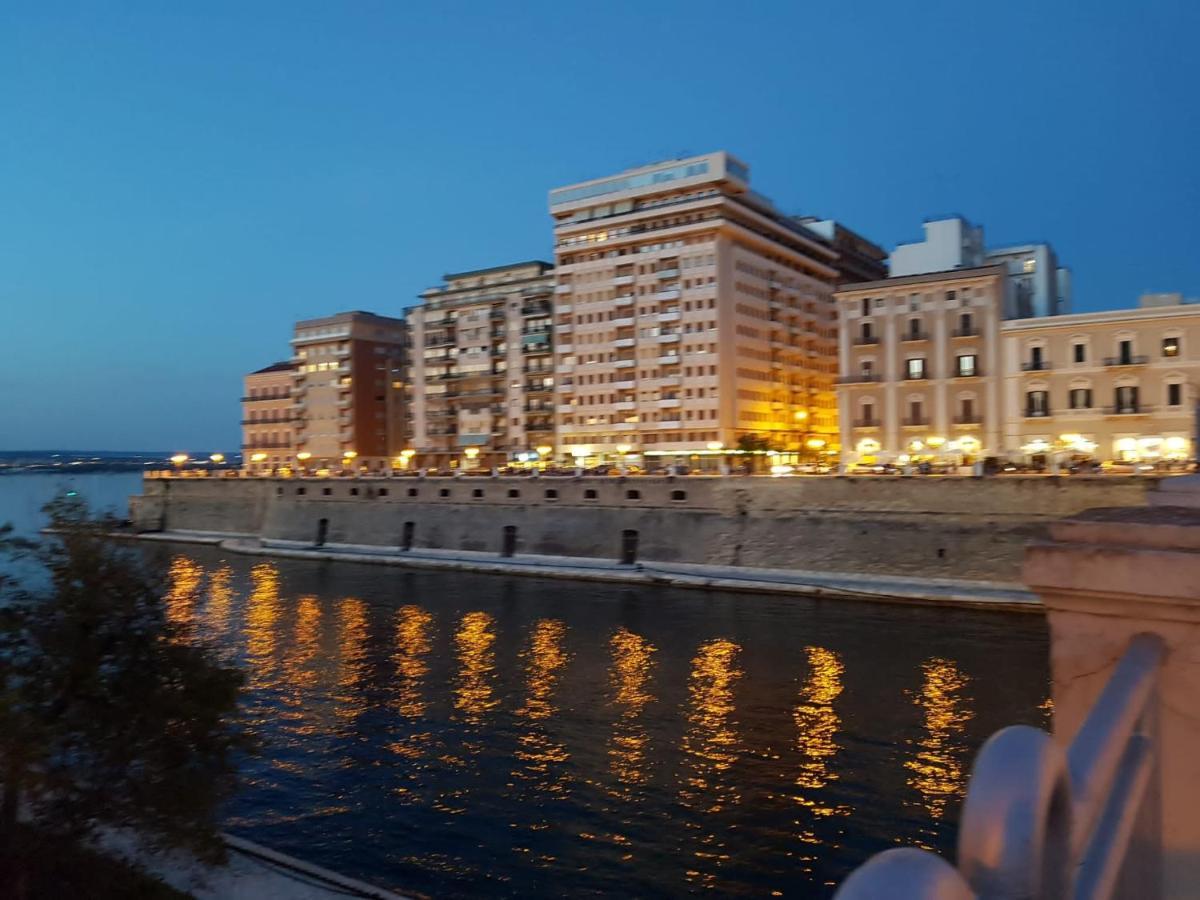 Philos - Appartements & Rooms Taranto Exterior foto