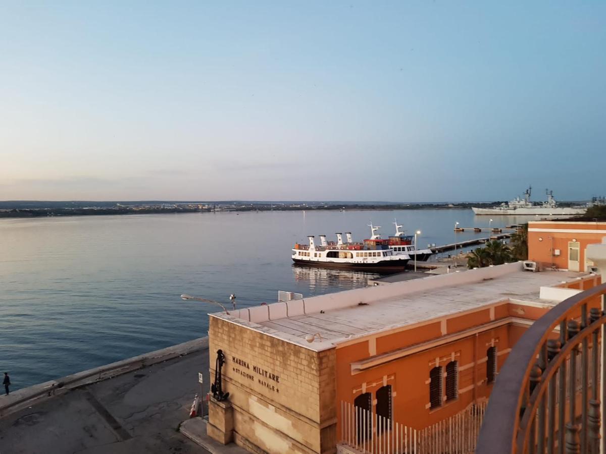 Philos - Appartements & Rooms Taranto Exterior foto