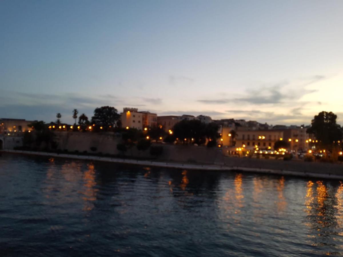Philos - Appartements & Rooms Taranto Exterior foto